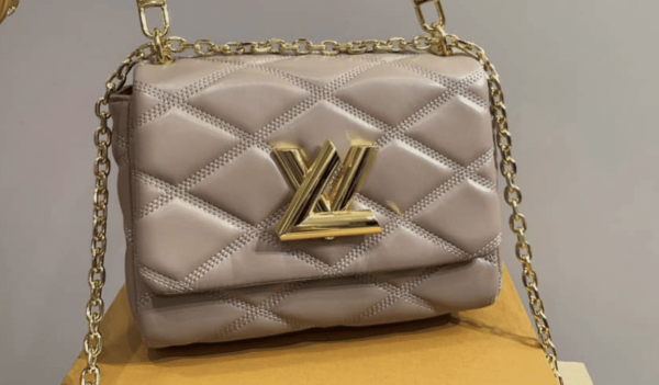 Anh-man-hinh-2023-10-22-luc-21.38.51-6adc860f1ca1.webp Louis Vuitton Go 14 Gm Beige 22Cm M23689, Designer Handbags, Womens Purse, luxury bags