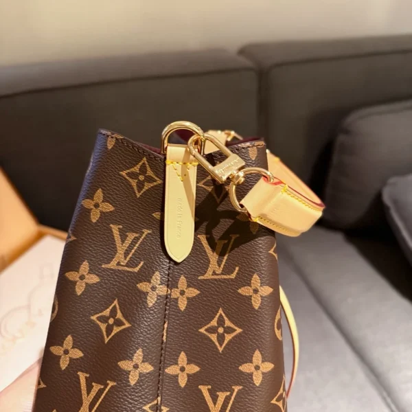 CNBB4-4-1-1-1c2384cafd6a.webp Louis Vuitton N?Ono? Bb Bag Monogram Brown 20Cm M46581, Designer Handbags, Womens Purse, luxury bags