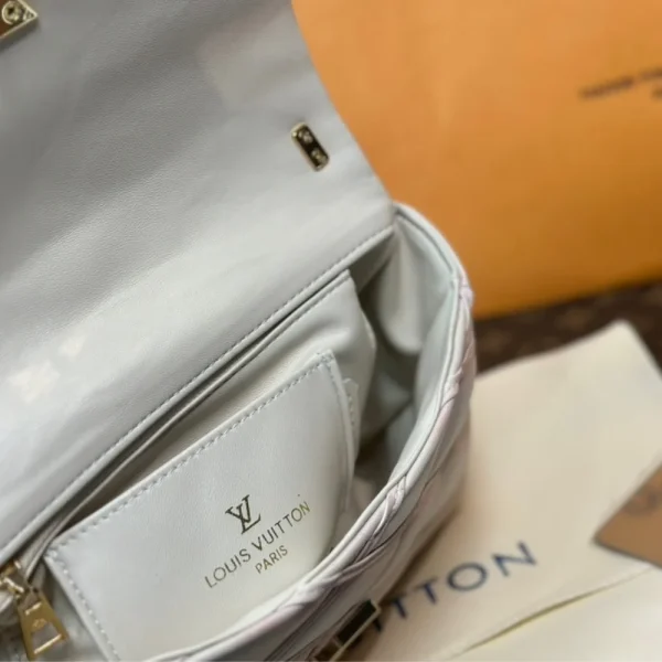CNBB7-2-1-4935114bac02.webp Louis Vuitton Go 14 Mm Bag Argile 22Cm M14282, Designer Handbags, Womens Purse, luxury bags