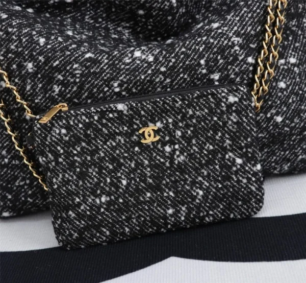 CNDG5-60ddf5ee4a2f.webp Chanel 22 Handbag Denim Gold And Dark Gray 40Cm/15.7in, Designer Handbags, Women’s Purse, luxury bags, Chanel bags