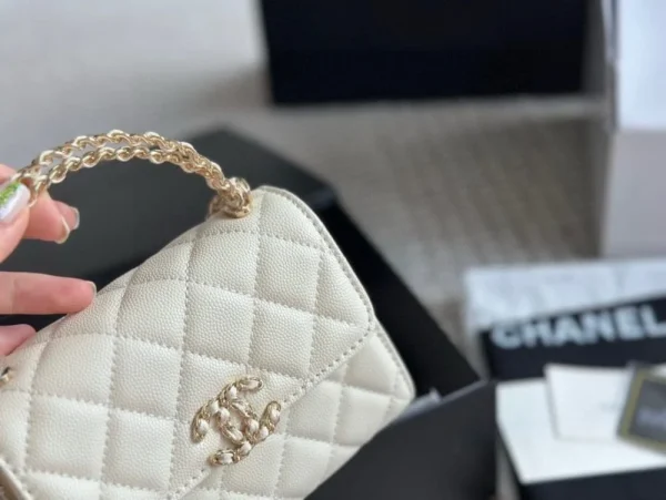 CNWB2-20db4af4a245.webp Chanel Clutch Bag With Chain In White 15Cm/5.9in, Designer Handbags, Women’s Purse, luxury bags, Chanel bags