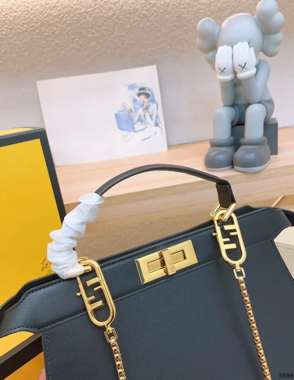 FB27-7045513da574.webp Fendi Peekaboo Iseeu Petite Black 32Cm