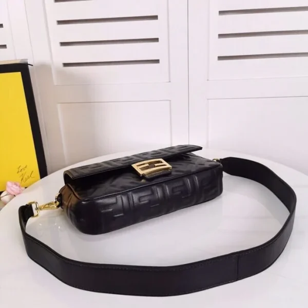 FBLB2702-12f59002042f.webp Fendi Baguette Leather Black Nappa Bag 27Cm
