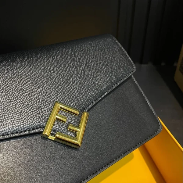 FDB1-3-c04467c7b1fa.webp Fendi Ff Diamonds Wallet On Chain Black 22Cm