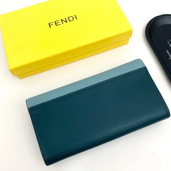 FDB3-1-b9d39c6c7db2.webp Fendi Ff Diamonds Continental With Chain Leather Wallet Green Blue 19Cm