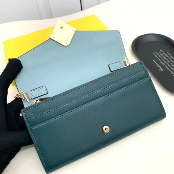 FDB6-1-032a99a402d9.webp Fendi Ff Diamonds Continental With Chain Leather Wallet Green Blue 19Cm