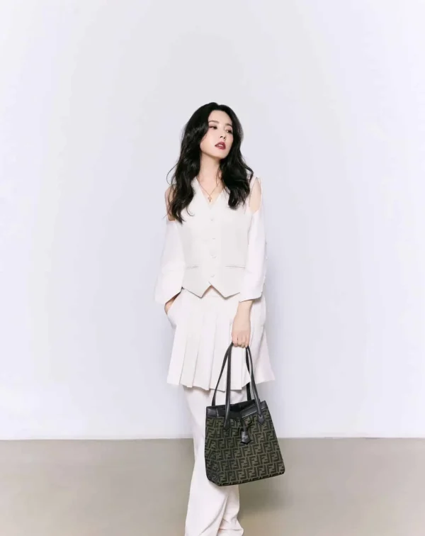 FDBB03-1-96280e9be570.webp Fendi Origami Medium Ff Jacquard Fabric Bag That Can Be Transformed Brown 25Cm 8Bh414Afpmf1Gl7