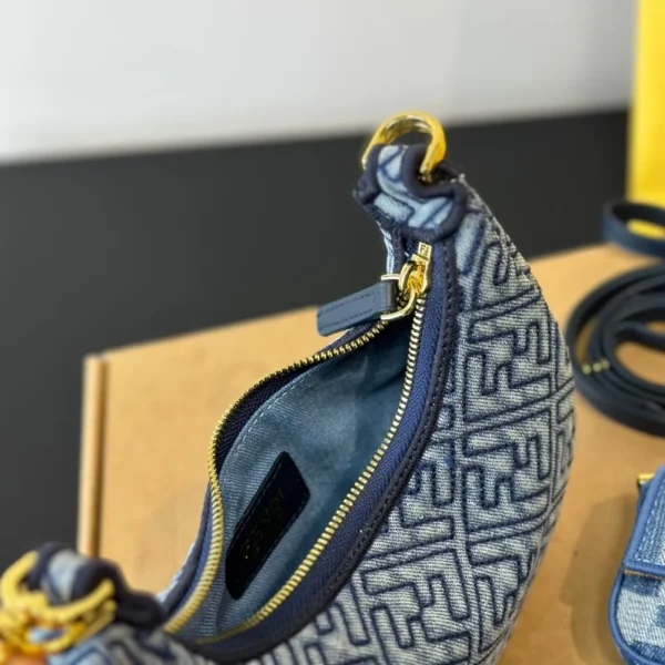 FDD5-fa13191b0b67.webp Fendi Nano Fendigraphy Blue Denim 16Cm