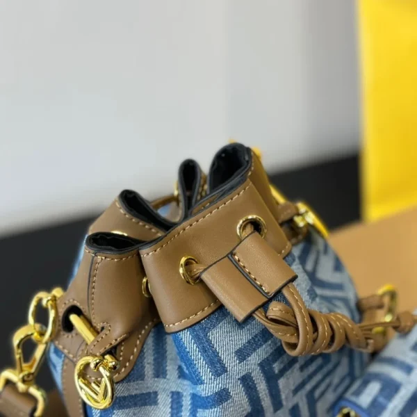 FDM2-3-5e71b40ee09c.webp Fendi Mon Tresor Light Blue Ff Denim 12Cm