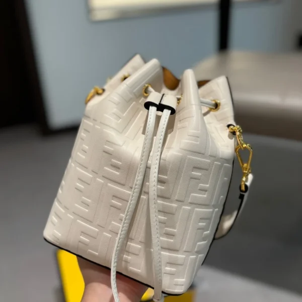 FDW3-e0055ce2fa2e.webp Fendi Mon Tresor Mini Bucket Bag White 16Cm