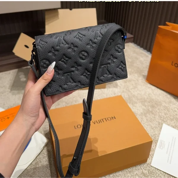 GCSS2-52-9ff08aa1e2ca.webp Louis Vuitton Steamer Wearable Wallet Monogram Taurillon Black 17Cm M81746, Designer Handbags, Womens Purse, luxury bags