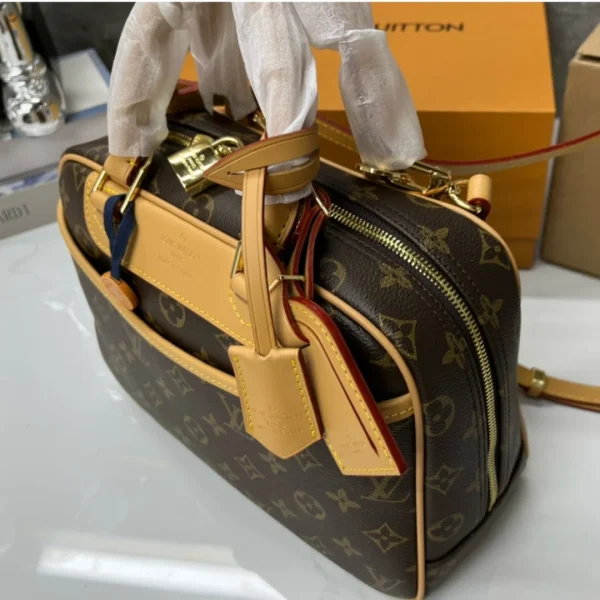 GCSS4-38-1-62fe2f26e73b.webp Louis Vuitton Monogram Deauville Boston Brown 28Cm M42228, Designer Handbags, Womens Purse, luxury bags