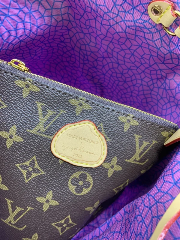 GSwFPPK-49eca54dc0db.webp Louis Vuitton X Yayoi Kusam Neonoe Mm 26Cm M46473, Designer Handbags, Womens Purse, luxury bags