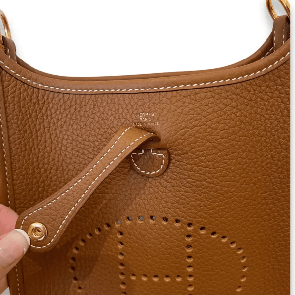 Hermes-Evelyne-16-Gold-Bag-Eye-Luxury-Concierge-4-9efcf541fb77.webp Hermes Evelyne 16 Hermes Mini Evelyne Brown 18cm