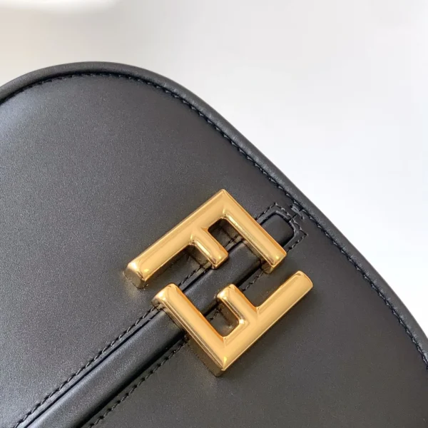 LV-100-97b0cc5252d2.webp Fendi C’mon Medium Shoulder Bag Black 21cm/ 8.3in