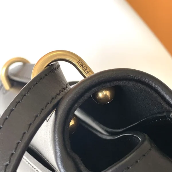 LV-97-1854e2a3f812.webp Fendi C’mon Medium Shoulder Bag Black 21cm/ 8.3in