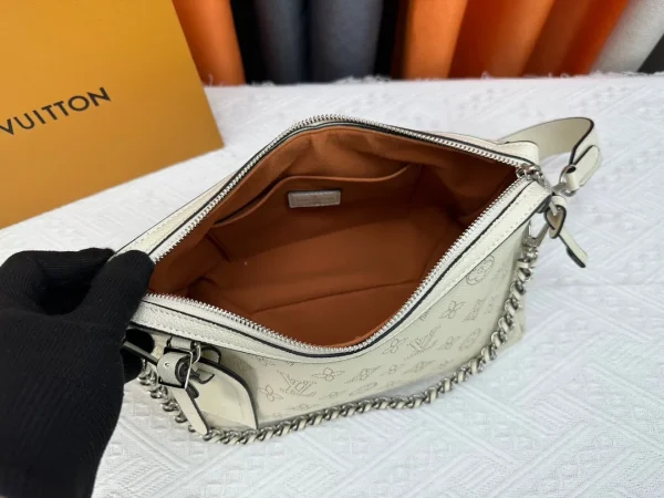 LV11-1-3739867c2dba.webp Louis Vuitton Hand It All Pm Creme 29Cm M24114, Designer Handbags, Womens Purse, luxury bags