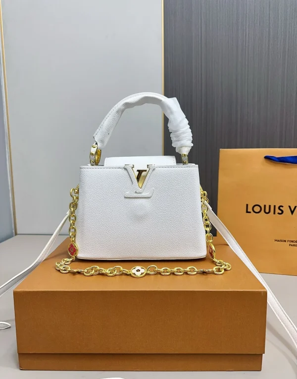 LV11-2-d979c55c265b.webp Louis Vuitton Capucines Mini White 21Cm M23718, Designer Handbags, Womens Purse, luxury bags
