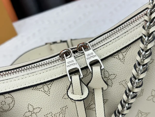 LV13-1b29a9aa1247.webp Louis Vuitton Hand It All Pm Creme 29Cm M24114, Designer Handbags, Womens Purse, luxury bags
