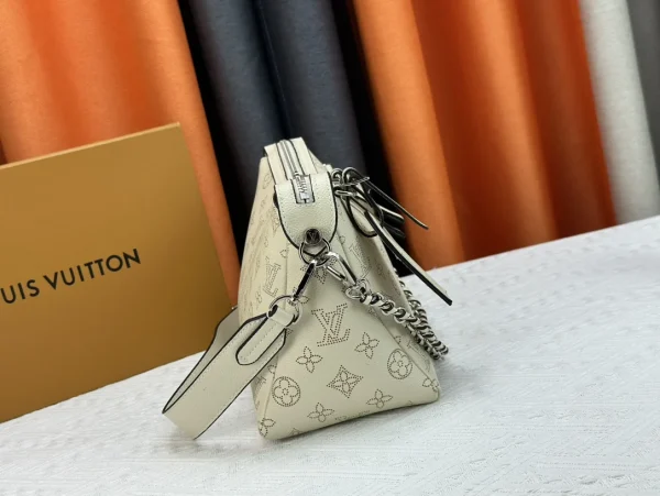 LV16-8c703495affd.webp Louis Vuitton Hand It All Pm Creme 29Cm M24114, Designer Handbags, Womens Purse, luxury bags