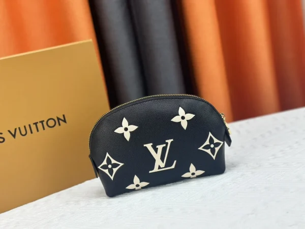 LV6-7-a4b9df22beed.webp Louis Vuitton Cosmetic Pouch Pm Black 17Cm M59086, Designer Handbags, Womens Purse, luxury bags