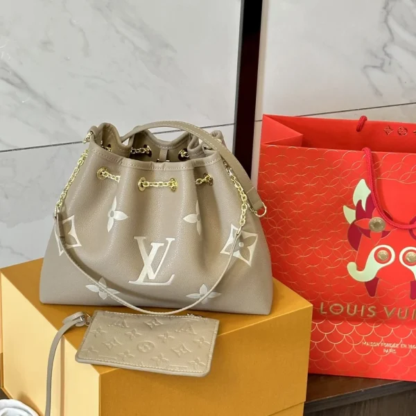 LVB-3-1-1-8766ef2eef54.webp Louis Vuitton Summer Bundle Bag Tourterelle Grey 28Cm M25453, Designer Handbags, Womens Purse, luxury bags