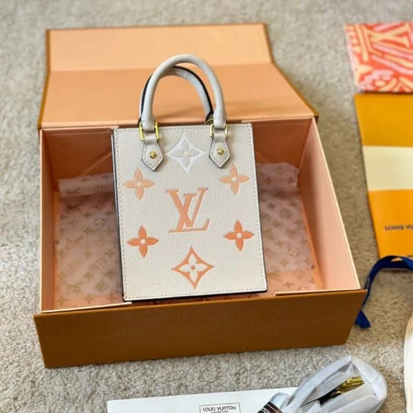 LVB03-60-6c89fbfa9c65.webp Louis Vuitton Petit Sac Plat Monogram White 17Cm, Designer Handbags, Womens Purse, luxury bags
