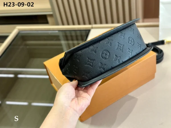LVB107-565554185033.webp Louis Vuitton Tilsitt Bag Monogram Black 23Cm, Designer Handbags, Womens Purse, luxury bags