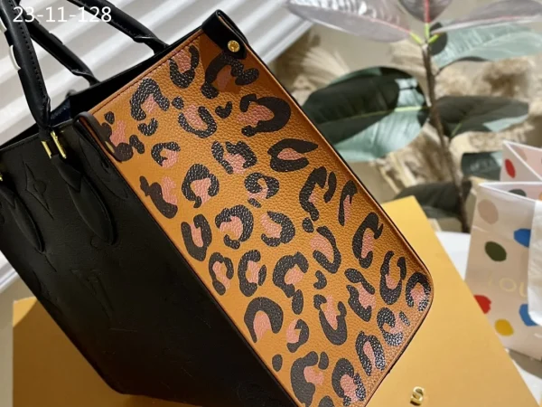 LVB31-1-e0d9b84a357e.webp Louis Vuitton Wild At Heart OnTheGo MM M58522 Black 35Cm, Designer Handbags, Womens Purse, luxury bags