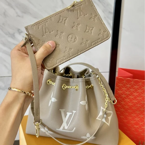 LVB4-2-cd0b4646c531.webp Louis Vuitton Summer Bundle Bag Tourterelle Grey 28Cm M25453, Designer Handbags, Womens Purse, luxury bags