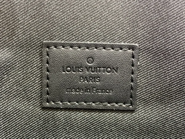 LVB63-1-3cc892339e6b.webp Louis Vuitton S Lock A4 Pouch Black 28Cm, Designer Handbags, Womens Purse, luxury bags