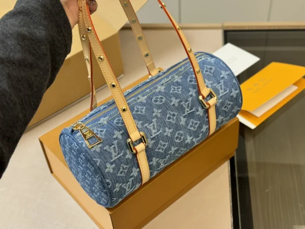 LVB8-e48b7b70b9ec.webp Louis Vuitton Hills Pochette Denim Blue 27Cm M82949, Designer Handbags, Womens Purse, luxury bags