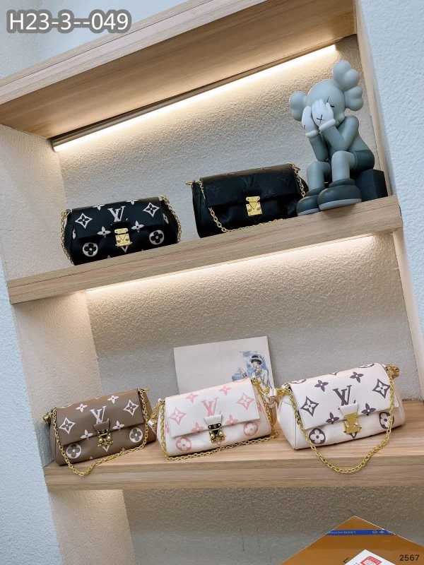 LVBAGS-3-159-5e6259296b51.webp Louis Vuitton Favorite 24Cm White And Purple M45836, Designer Handbags, Womens Purse, luxury bags