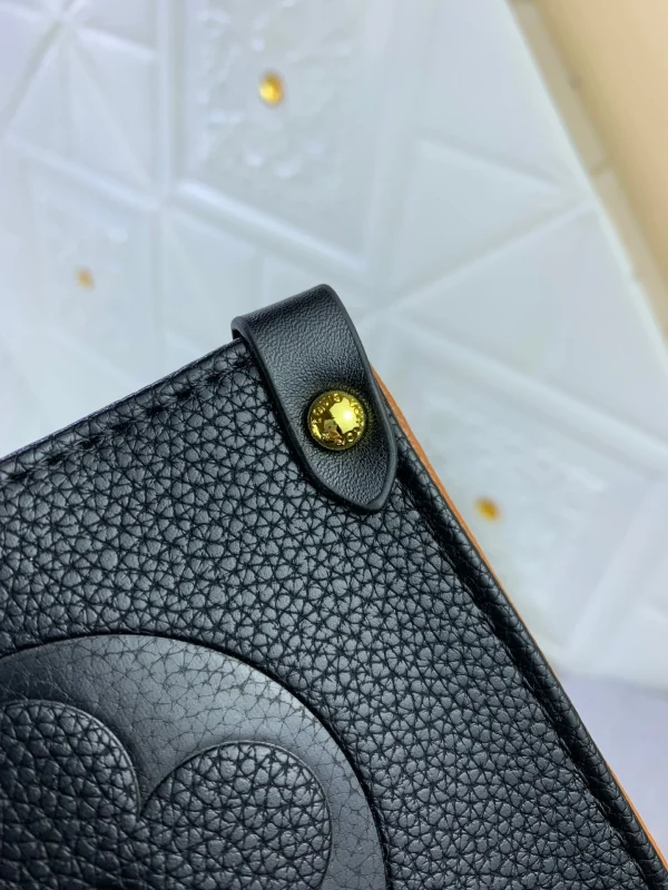 LVBAGS-4-127-61ae29e5c32e.webp Louis Vuitton LV Crafty Onthego Gm Black 41Cm, Designer Handbags, Womens Purse, luxury bags