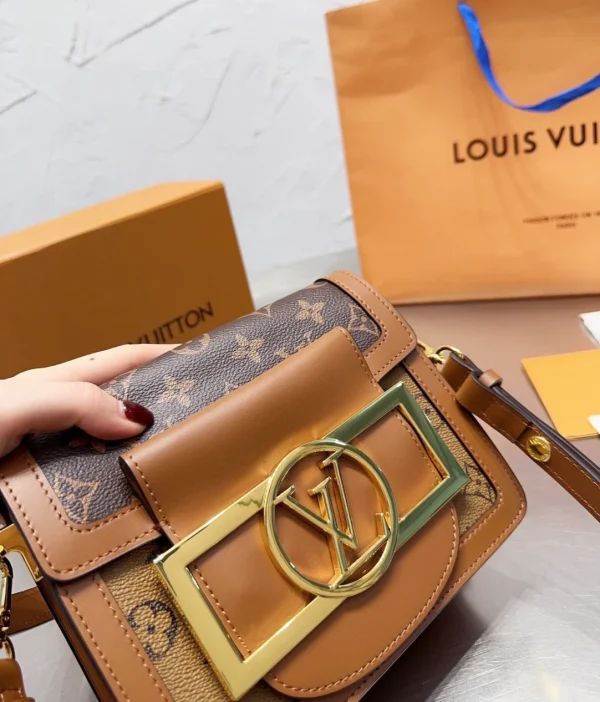 LVBAGS-4-7-ecd6a6aec72a.webp Louis Vuitton Mini Dauphine Lock Xl Brown 20Cm M46537, Designer Handbags, Womens Purse, luxury bags