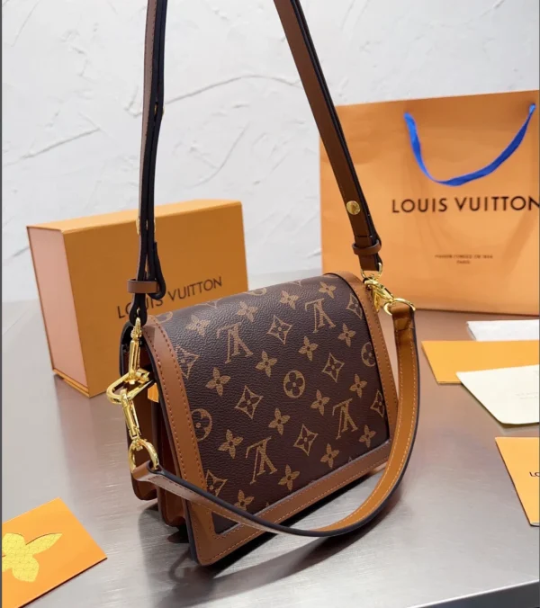 LVBAGS-6-8-66a53a10c65c.webp Louis Vuitton Mini Dauphine Lock Xl Brown 20Cm M46537, Designer Handbags, Womens Purse, luxury bags