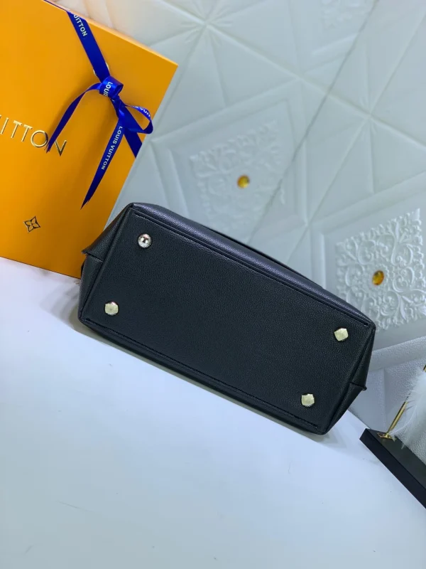 LVBAGS-8-111-bfbc2f582bda.webp Louis Vuitton Lockme Ever Black 46Cm M51395, Designer Handbags, Womens Purse, luxury bags