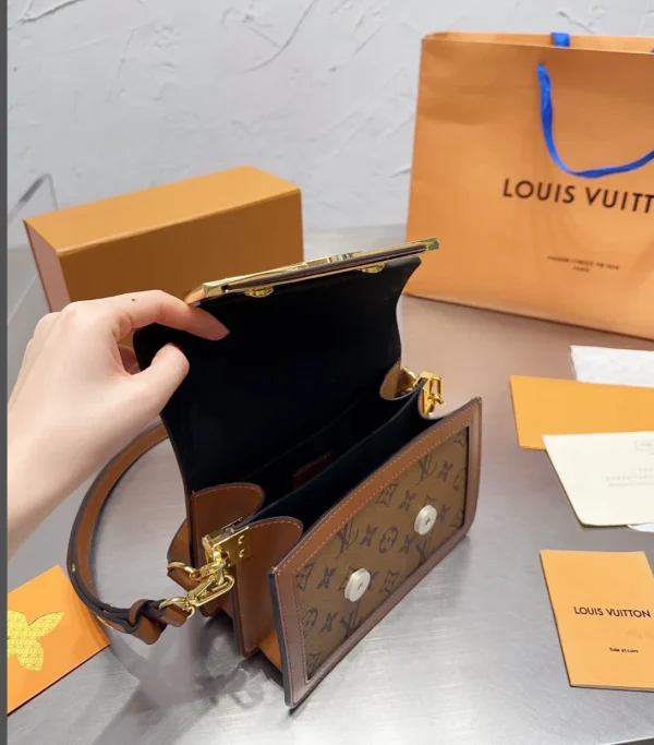 LVBAGS-8-5-e5154b8abc1e.webp Louis Vuitton Mini Dauphine Lock Xl Brown 20Cm M46537, Designer Handbags, Womens Purse, luxury bags