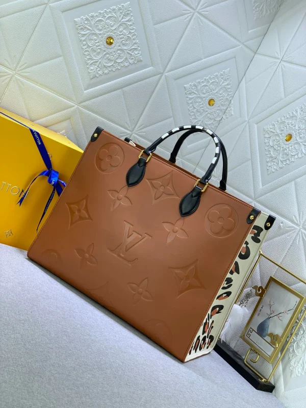 LVBAGS-9-117-2585fb4d977e.webp Louis Vuitton LV Crafty Onthego Gm Brown 41Cm, Designer Handbags, Womens Purse, luxury bags