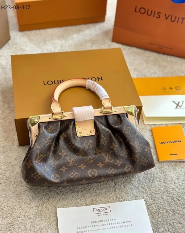 LVBB02-9-1-0a8d8423367d.webp Louis Vuitton Monogram Clutch Bag Brown 28Cm M46544, Designer Handbags, Womens Purse, luxury bags