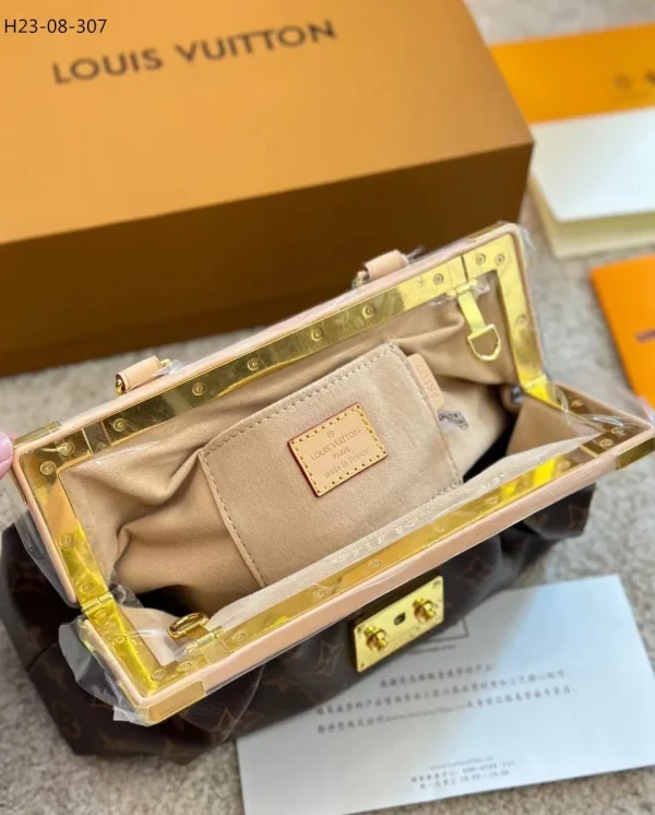 LVBB09-14-edd465a00bfd.webp Louis Vuitton Monogram Clutch Bag Brown 28Cm M46544, Designer Handbags, Womens Purse, luxury bags