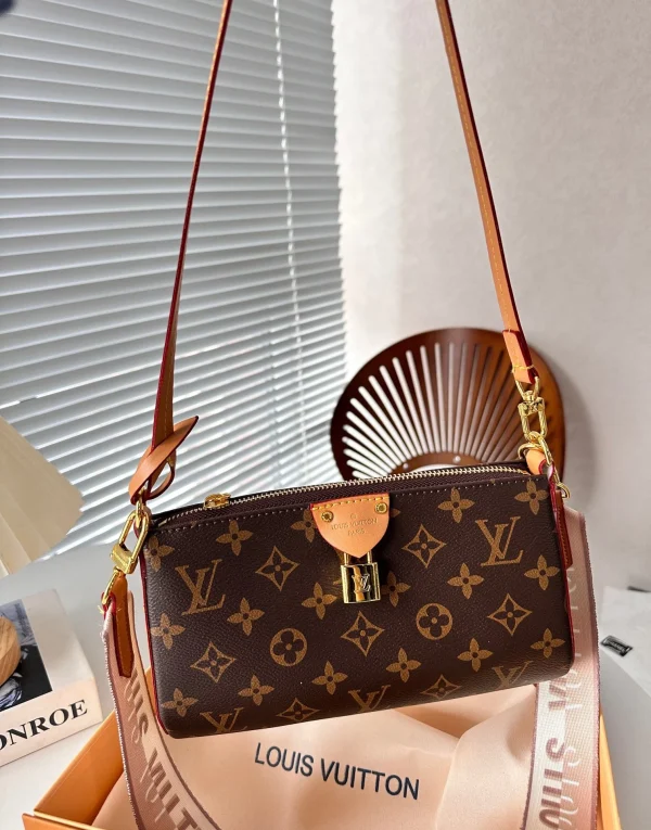 LVBB13-3cc1b9badee5.webp Louis Vuitton Pochette Tirette Monogram Canvas 23Cm M47123, Designer Handbags, Womens Purse, luxury bags