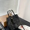 LVBB2-12-c346efd4e4dc.webp Louis Vuitton Blossom Pm Black 20Cm M23393, Designer Handbags, Womens Purse, luxury bags