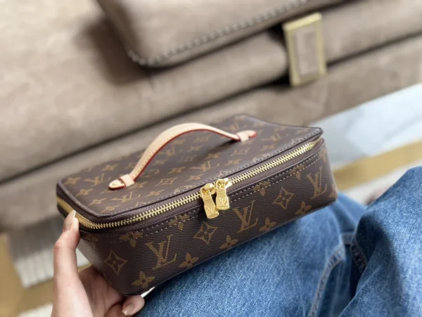 LVBB5-2-1-5d192c7c1b9b.webp Louis Vuitton Nice Jewelry Case Brown 23Cm, Designer Handbags, Womens Purse, luxury bags
