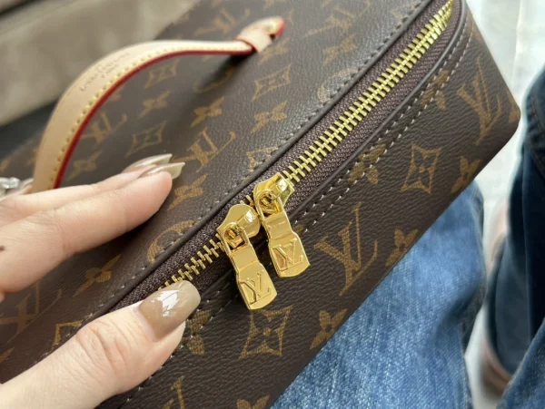 LVBB6-2-1-ab6a03d4d4c4.webp Louis Vuitton Nice Jewelry Case Brown 23Cm, Designer Handbags, Womens Purse, luxury bags