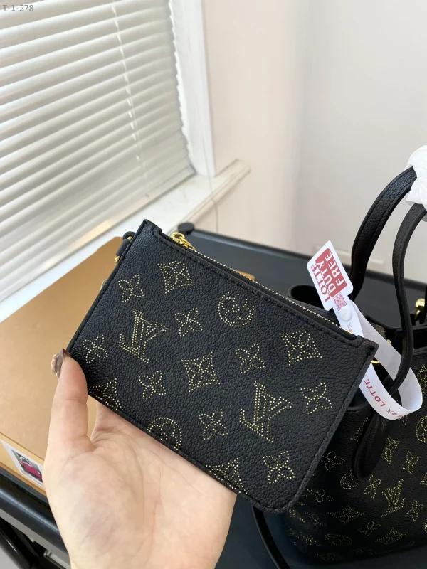 LVBB6-4-b48468d30de8.webp Louis Vuitton Blossom Pm Black 20Cm M23393, Designer Handbags, Womens Purse, luxury bags