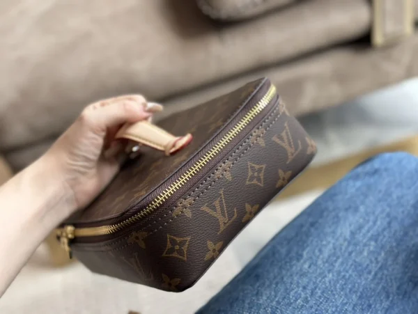 LVBB7-2-1-079a5bb2b2db.webp Louis Vuitton Nice Jewelry Case Brown 23Cm, Designer Handbags, Womens Purse, luxury bags