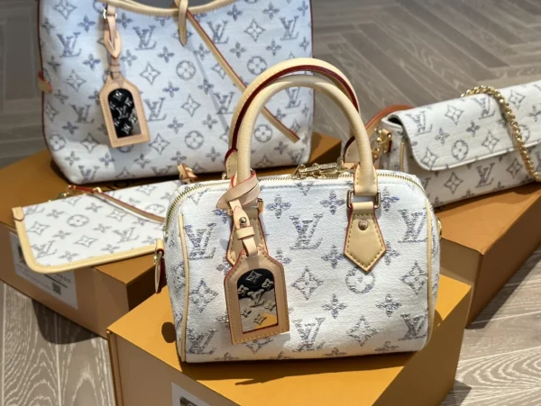 LVBMB9-61e4c9e3517f.webp Louis Vuitton Speedy Bandoulire 20 Multicolor Beige 20Cm M24709, Designer Handbags, Womens Purse, luxury bags
