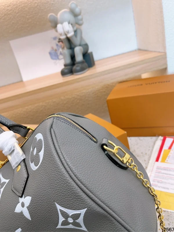 LVBP3-6-f30309b3aeb1.webp Louis Vuitton Speedy Bandouli Re 20 Monogram Empreinte Leather 20Cm M46575, Designer Handbags, Womens Purse, luxury bags