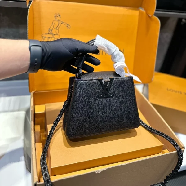 LVEB-1-1a3b1ae1becb.webp Louis Vuitton Capucines East West Mini Optic Black 19Cm M23955, Designer Handbags, Womens Purse, luxury bags